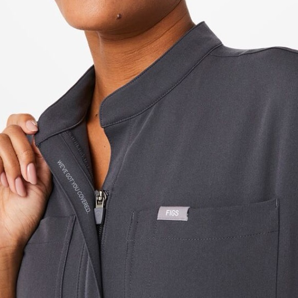 FIGS- Rafaela Cargo ScrubJumpsuit in charcoal - Picture 6 of 9